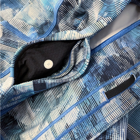 Lululemon Women’s Blue Abstract Mesh Panel Crop Leggings Size 10 - Picture 14 of 16